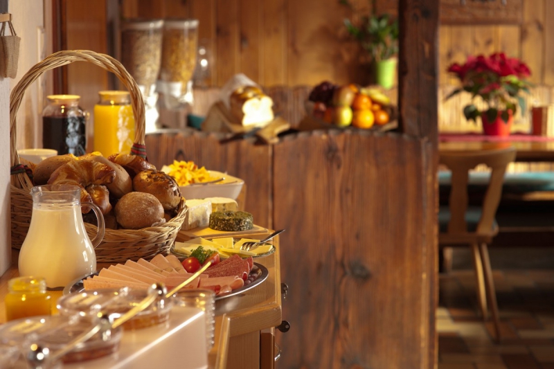 boulangerie-BIOT-min_breakfast_buffet_food_restaurant_meal_hotel_plate_fresh-718745