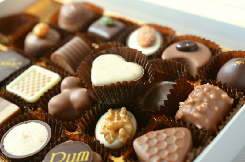 boulangerie-BIOT-min_chocolates_food_candy_calories_nibble_chocolate_heart-782043